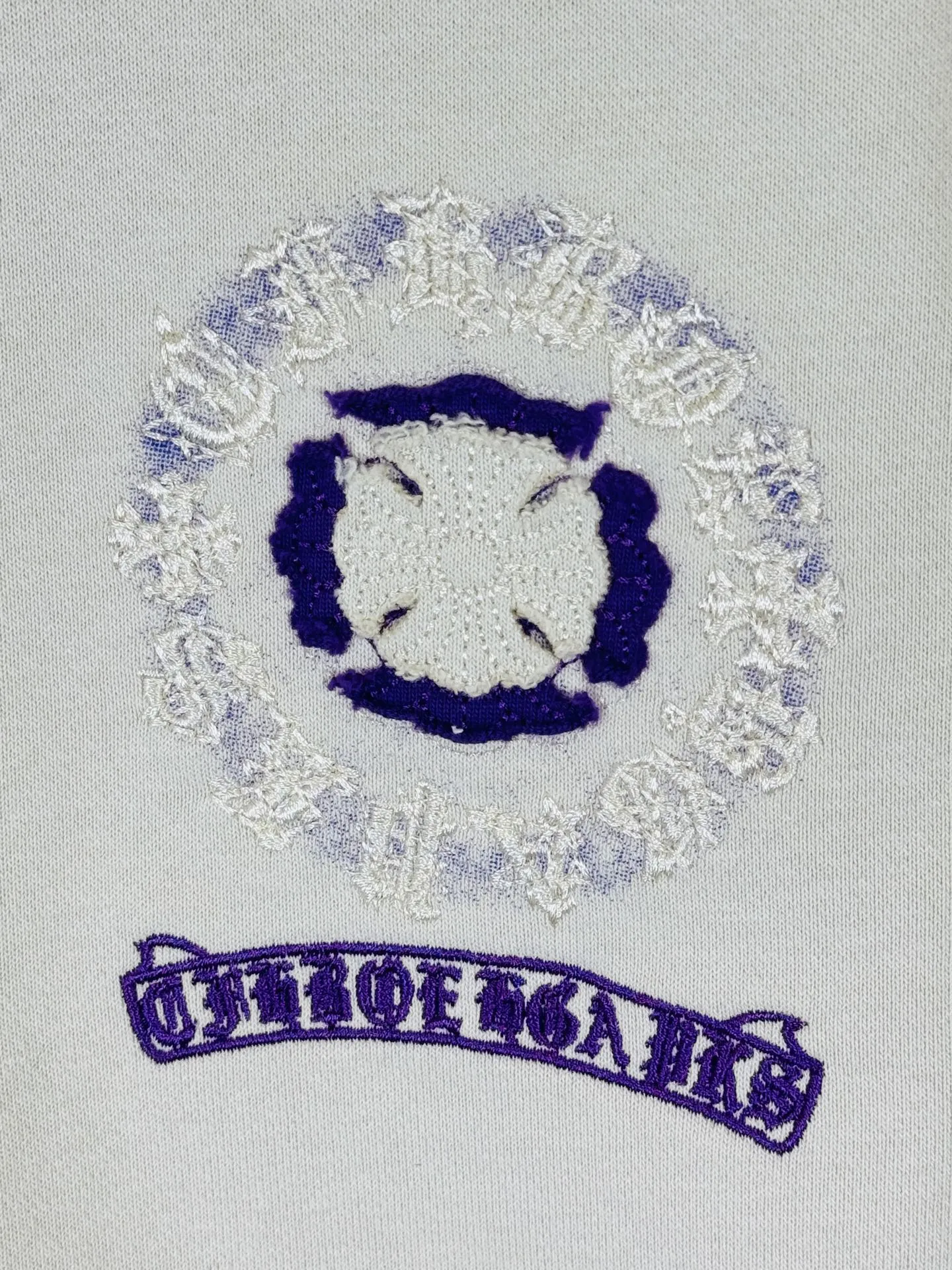 P340 top version, real shot without P, ​​different from market currency) 𝗖𝗵𝗿𝗼𝗺𝗲 𝗛𝗲𝗮𝗿𝘁𝘀/Cro Heart 2025 washed and burned flower patch embroidered autumn and winter new original single counter American patchwork 3D three-dimensional patch couple casual cardigan sweatshirt 👑The highest version! Customized fabric 480g tripe terry fabric! American acid-washed and distressed original fabric, laser burning + patch embroidery, exquisite embroidery of letters! The best-selling model in the counter, very comfortable to wear. Accessories: original molded and authenticated collar label➕100% silk wash label. Genuine purchase-grade original hangtag➕matching hanging rope➕3D hanging beads➕original packaging bag. Craftsmanship: The original version has consistent wiring! The highest version of the armhole matching technique! Color: Black Apricot Size: S M L XL Style Number: 25-317